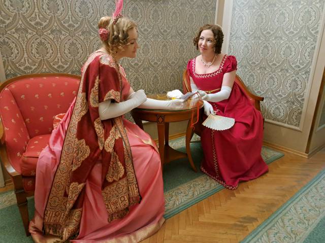 Muzealny salon dla Pań. Gdy dzwoniły dzwonki powozów. Towarzyskie życie XIX-wiecznych miast.