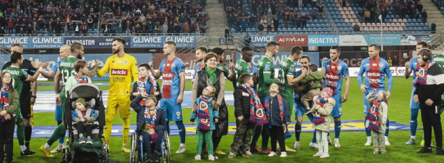 Mecz Piast Gliwice - Lechia Gdańska - Gliwicki Klub Sportowy Piast Gliwice daje zielone światło osobom żyjącym z MPD i ich rodzinom